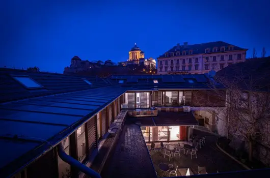 Bazilika alatti Panzi�, Esztergom