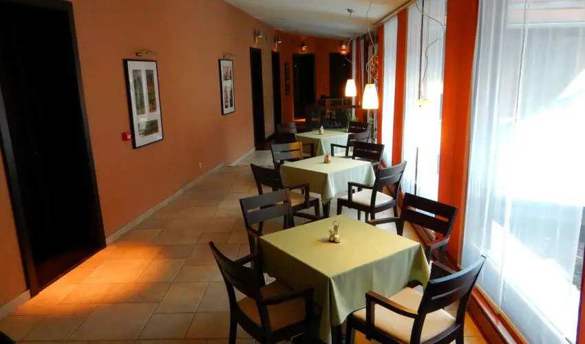 Bazilika alatti Panzi Esztergom