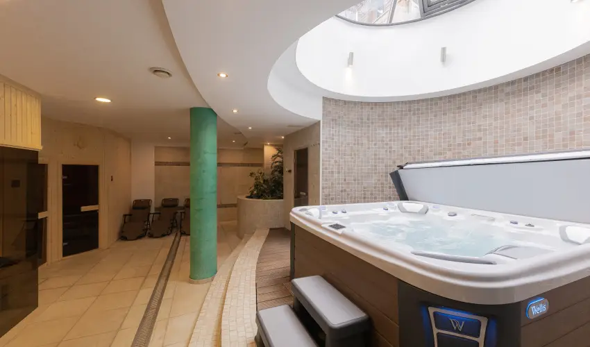 Bazilika alatti Panzi Esztergom