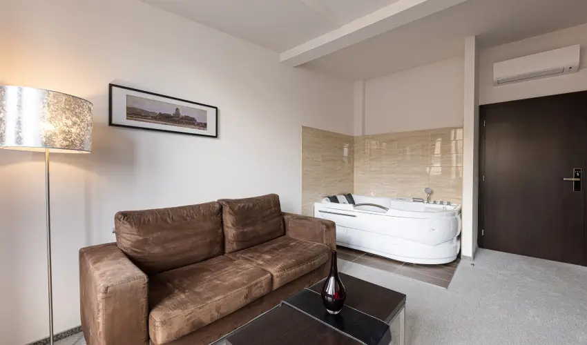 Bazilika alatti Panzi Esztergom