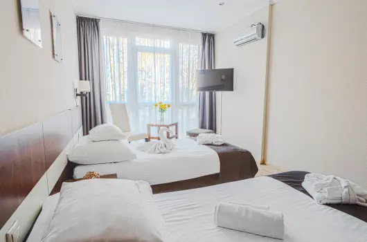 Holiday Beach Budapest Wellness Hotel with Sauna Park, Budapest, Esztergom - 33 km