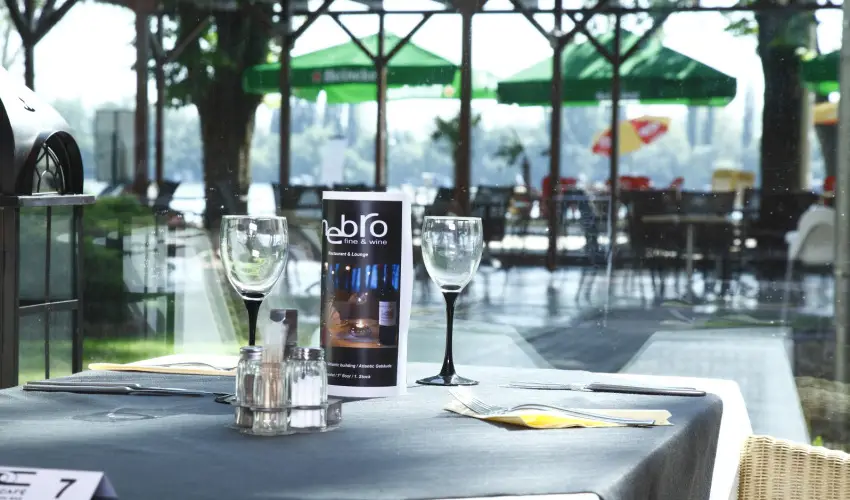 Holiday Beach Budapest Wellness Hotel with Sauna Park Budapest