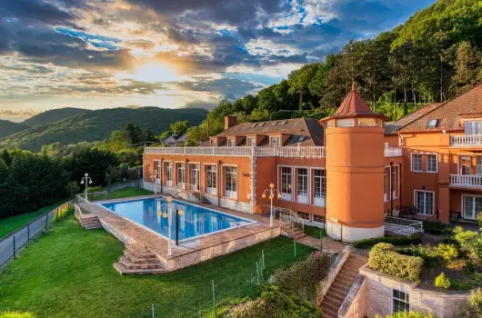 Hotel Bellevue, Esztergom
