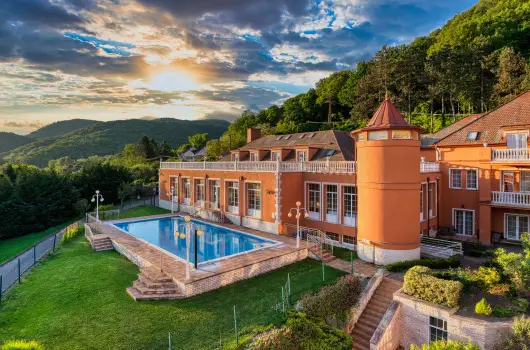 Hotel Bellevue, Esztergom