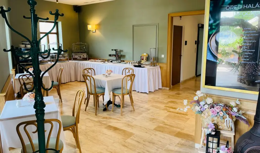 reg Halsz tterem s Fogad Tt