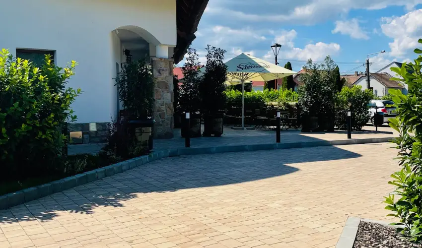 reg Halsz tterem s Fogad Tt