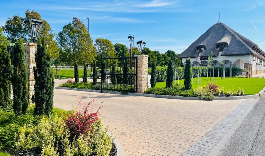 reg Halsz tterem s Fogad Tt