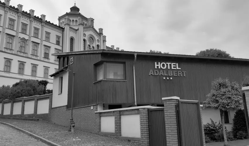 Hotel Adalbert - Boldog Meszl�nyi Zolt�n H�z  Esztergom