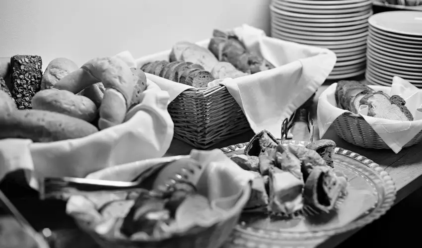 Hotel Adalbert - Boldog Meszl�nyi Zolt�n H�z  Esztergom